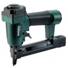 Скобозабивний пістолет пневматичний Metabo DKG 90/25 (13-25 мм) для оббивних вузьких скоб
