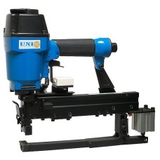 Скобозабивной пневмопистолет для картона Unitool P2550 (25-50 мм) скоба большая каркасная Скобозабивной пневмопистолет для картона Unitool P2550 (25-50 мм) скоба большая каркасная